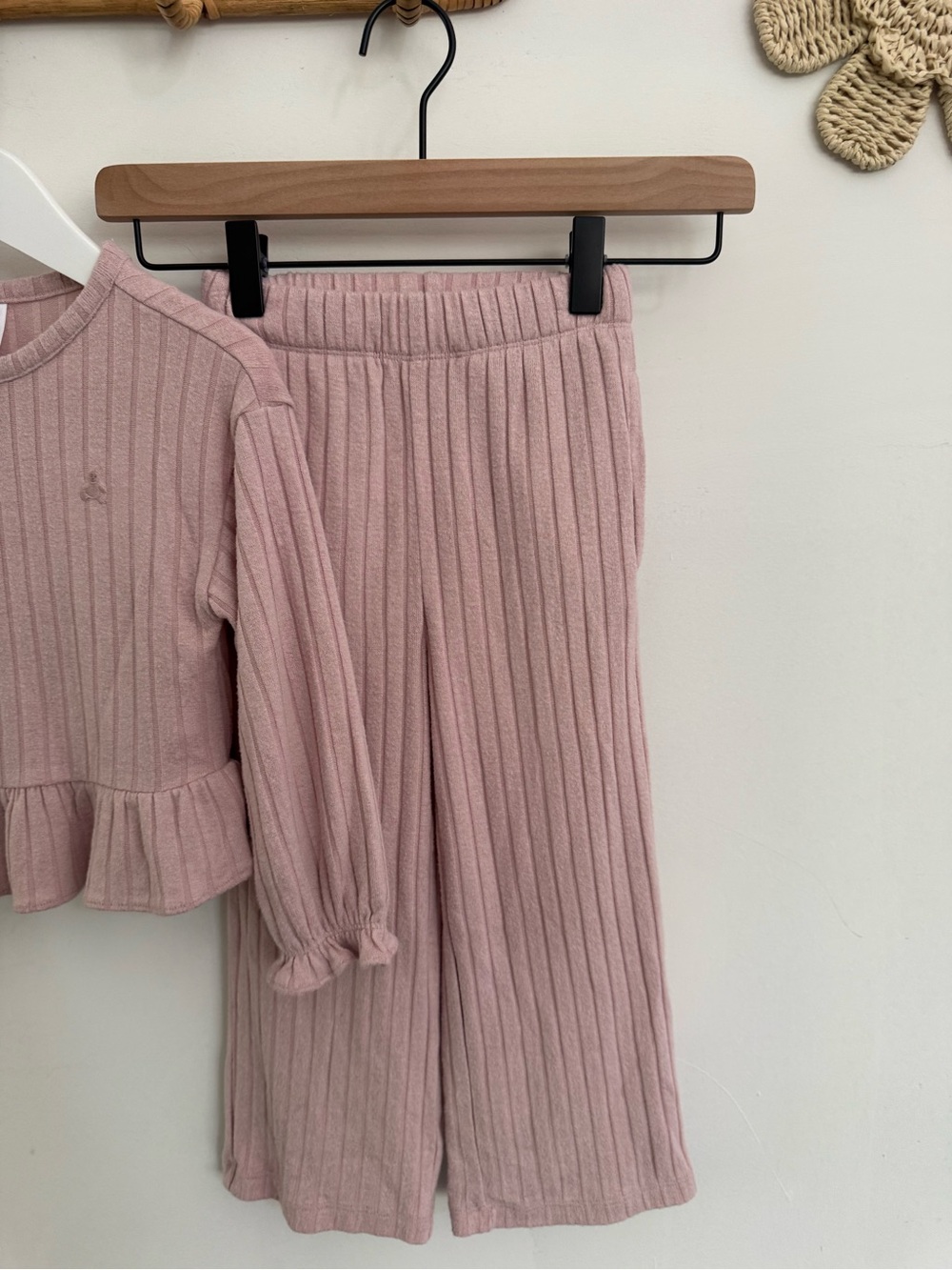 Gap - 4y - super soft/ribbed matching set - Picture 6 of 9